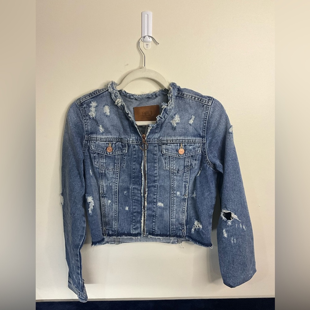 BBJ Los Angeles Cropped Distressed Jean Jacket Size M